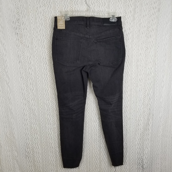 Madewell 9" High Rise Skinny Destressed Raw Hem - Picture 8 of 10